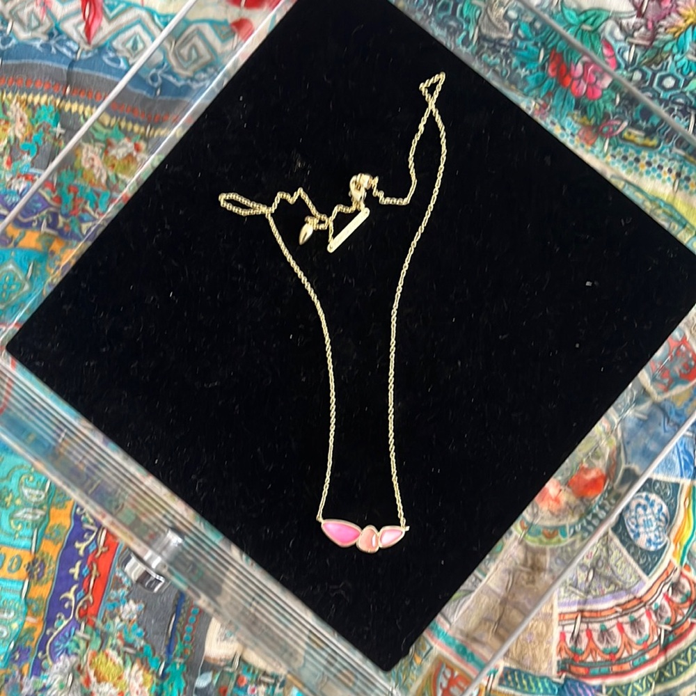 30% off 2+ items Gold & pink Ivy necklace